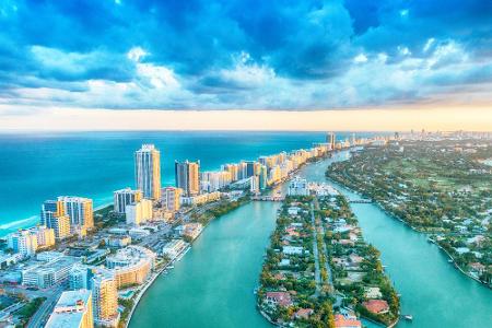 Wer in New York das tropische Klima vermisst, aber an der Ostküste bleiben möchte, zieht nach Miami in Florida. Insbesondere...