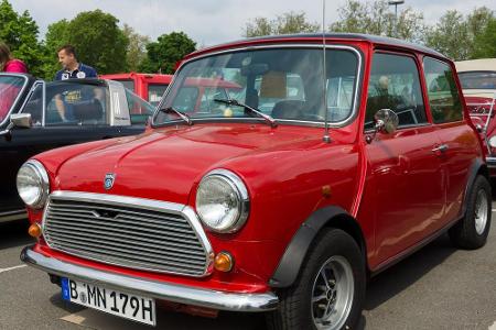 Wer diesen Inselbewohner namens British Leyland Mini nicht mag, muss ein Autohasser sein. Neugierig wirkt der Blick, verspie...