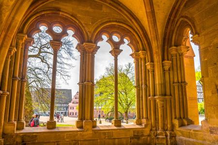 Sie ist die wohl am besten erhaltene mittelalterliche Klosteranlage nördlich der Alpen: Kloster Maulbronn wurde 1147 von den...