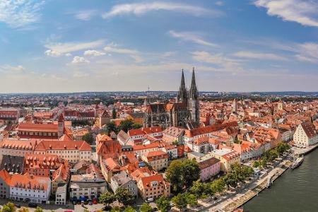Neben Bamberg gehört auch die Altstadt von Regensburg zum UNESCO Weltkulturerbe. Sie war über Jahrhunderte politischer Kern ...
