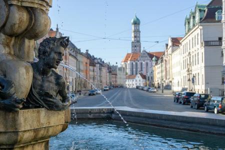 Dieses UNESCO-Highlight in Deutschland hat mehr Brücken als Venedig. Augsburg besitzt stolze 530 Brücken und ein Kanalsystem...