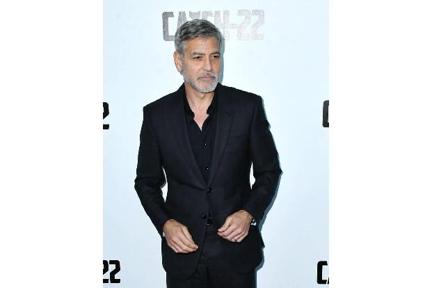 George Clooney weiß, dass es so nicht weitergehen kann. Der Rassismus sei ein großes Problem in den USA, beim Tod von George...