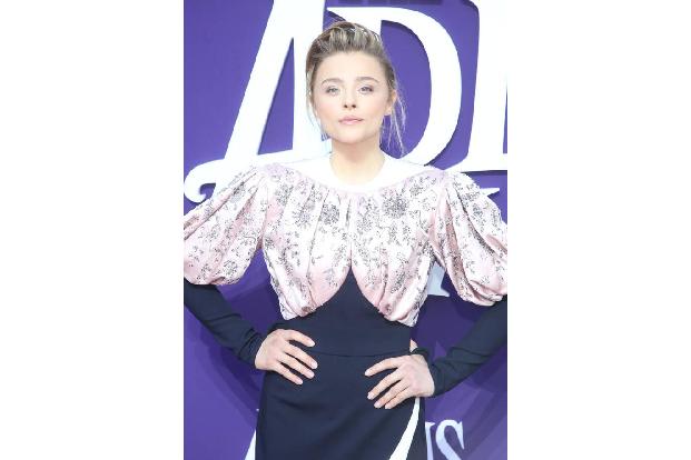 Kim revanchierte sich ebenso lässig wie biestig, indem sie auf die Kritik von Chloë Grace Moretz antwortete: 