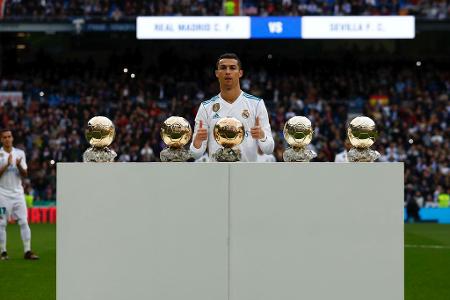 Fünfmal gewann Ronaldo bislang den Ballon d'Or: 2008, 2013, 2014, 2016 und 2017. Zusätzlich belegt er 2007, 2009, 2011, 2012...