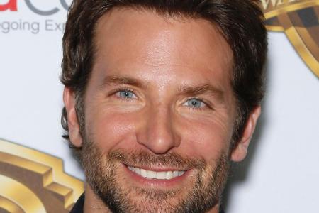 Hollywood-Star Bradley Cooper (42) hat es an den Ohren! Er hört zwar nicht schlecht, aber er lebt mit unterschiedlichen Ohrl...