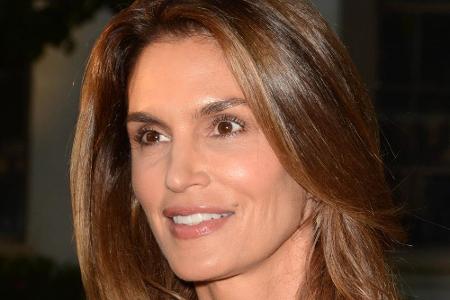 Kleine, bräunliche Punkte auf der Haut sind meist kein Hingucker. Ex-Supermodel Cindy Crawford (51) machte ihr berühmter Leb...