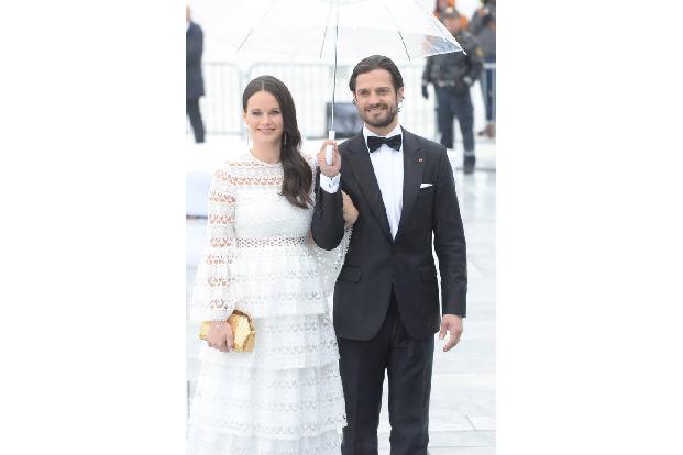...die Kosten des Kleides anlässlich der Vermählung von Sofia Hellquist mit Carl Philip von Schweden 2015 sind nicht bekannt...