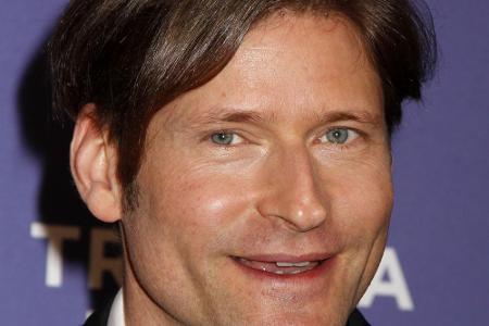 Crispin Glover mimte den Vater von Marty, George McFly. Was viele nicht wissen: Er tat dies nur im ersten Teil, wegen Meinun...