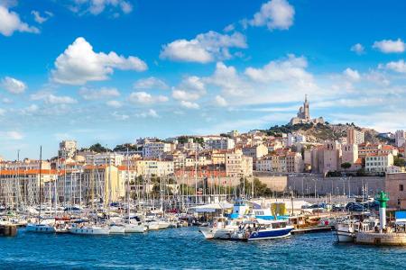 Ebenfalls wunderschön: Marseille. Auch wenn die zweitgrößte Stadt Frankreichs mit einem verträumten Fischerdorf nicht viel g...