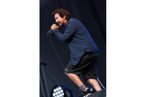 …Pearl Jam. Auch wenn die Grunge-Rocker normalerweise Stadien füllen, sind die Mannen um Sänger Eddie Vedder in den Zeiten v...