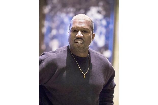 Es wird gemunkelt, dass Kanye bis zu fünf Millionen Dollar erhalten hat. Damit sollen über 100 Arbeitsplätze gesichert worde...