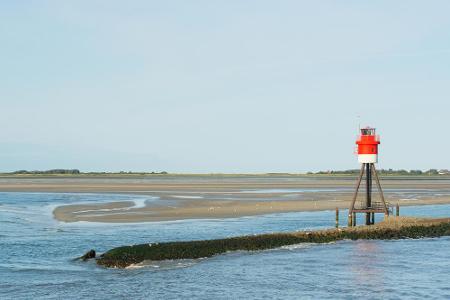 In Norderneys Nachbarschaft befindet sich Borkum. Vergleichbar zu den weiteren Ostfriesischen Inseln, sorgt vor allem der 