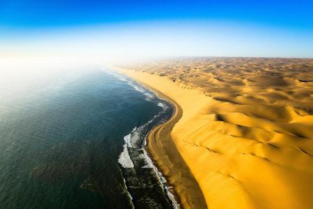 Die Skelettküste in Namibia ist viel schöner als ihr Name verheißt. Sie ist Teil der Namib-Wüste und verdankt ihren Titel de...