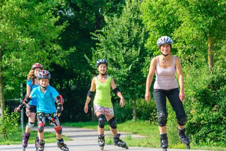 Inline-Skates sind durch die Corona-Krise plötzlich wieder total angesagt. Doch Vorsicht: Für Inliner und viele weitere Frei... Inline-Skates sind durch die Corona-Krise plötzlich wieder total angesagt. Doch Vorsicht: Für Inliner und viele weitere Frei...