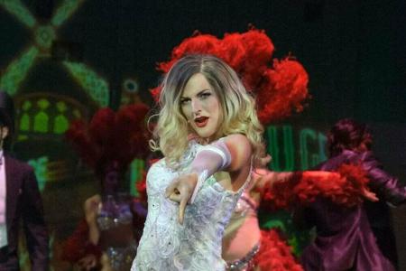Sängerin Sandy Mölling stieg nach der Karriere mit der Band No Angels ins Musical-Business ein. 2010 war sie der Engel im Mu...