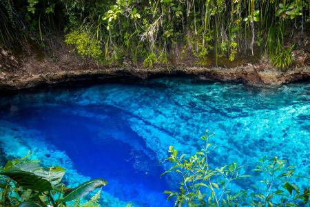 Ein echtes Highlight ist der Hinatuan Enchanted River (Verwunschener Fluss) auf den Philippinen. Der Name rührt von Feen her...