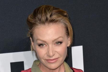 Die Ehefrau von US-Talkshow-Legende Ellen DeGeneres, die australische Schauspielerin Portia de Rossi, wurde als Amanda Lee R...