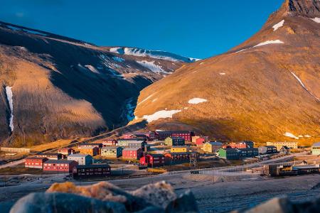 Auch in Europa gibt es Orte, an denen Ruhe garantiert ist, zum Beispiel Longyearbyen auf der norwegischen Insel Spitzbergen....