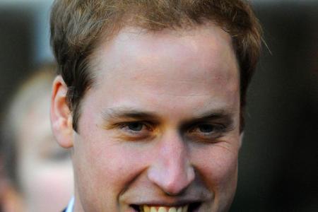 Spätestens 2010 ließ sich der ungewöhnlich stark ausgeprägte Haarausfall beim britischen Thronfolger nicht mehr leugnen. Imm...