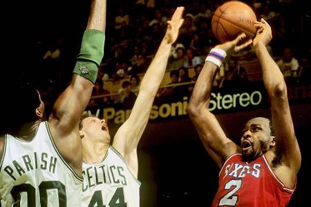 21 Jahre spielte der 2015 verstorbene Malone in der ABA und der NBA. Gerade die Fans der Philadelphia 76ers dürften sich mit...