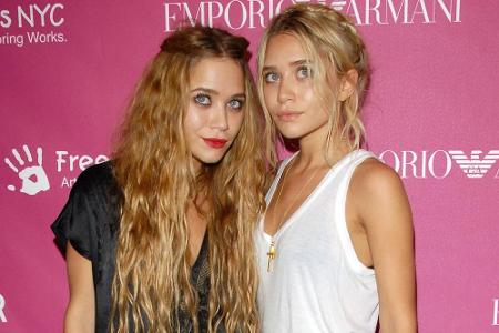 Absolut stilsicher: Die Jungdesignerinnen Mary-Kate und Ashley bei der Free Arts NYC Art & Photography Benefit Auction im Ja...
