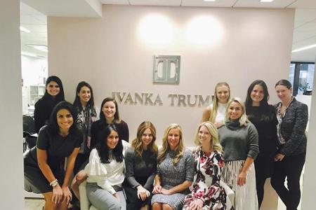 Zugegeben: Ganz alleine kann Ivanka ihre Jobs nicht managen. Eine starke Truppe von engagierten Frauen steht ihr bei.