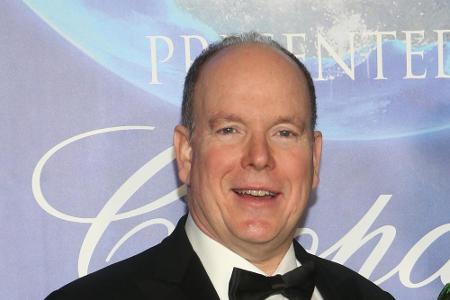 Fürst Albert II. von Monaco leidet auch unter dem Virus. Mit grippeähnlichen Symptomen und leichtem Fieber befindet er sich ...
