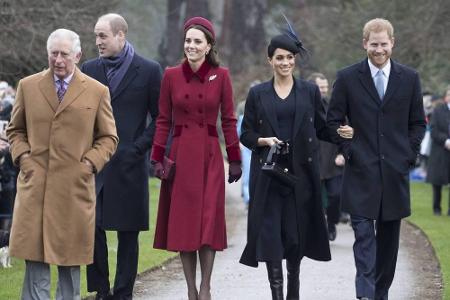 Meghan schweigt zu alledem, wie es sich für einen Royal gehört. Weihnachten zeigten sich Harry und seine Frau dann entspannt...