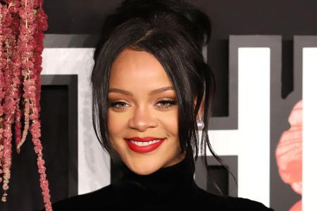 Für die Prävention und Einschränkung des Coronavirus in den Vereinigten Staaten gibt Sängerin Rihanna fünf Millionen Dollar ...