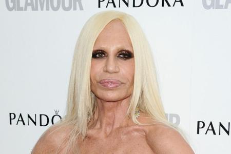 Bereits Anfang Februar spendete Donatella Versace eine Million chinesische Yuan (ca. 130.000 Euro) an das chinesische Rote K...