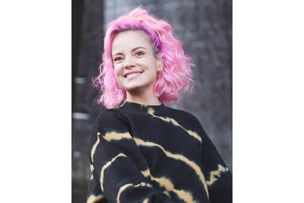 Endlich kann sie wieder lachen: Nach vielen Jahren der Skandale, musikalischen Flops und Trennungen scheint Lily Allen Schri... Endlich kann sie wieder lachen: Nach vielen Jahren der Skandale, musikalischen Flops und Trennungen scheint Lily Allen Schri...