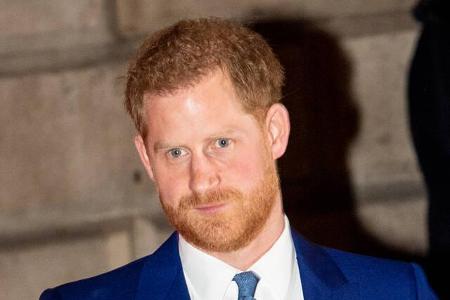 Harry blickte bisweilen ernst – denkt er vielleicht über die Gespräche mit seiner Großmutter, der Queen, nach?