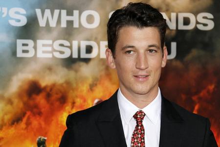 Obwohl Miles Teller manchmal für negative Schlagzeilen sorgt, war er 2015 ein großer Held. Der Schauspieler sprang in Miami ...