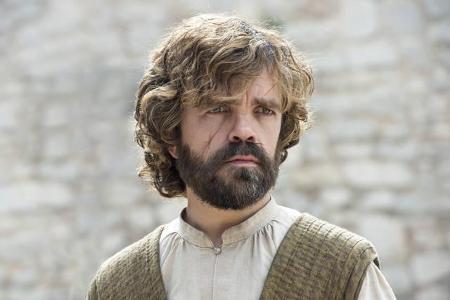 ...Daenerys Targaryen ist seit der sechsten Staffel der kleinwüchsige Tyrion Lennister. Der zeichnet sich vor allem durch se...
