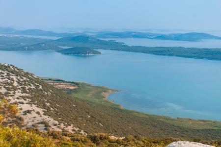 Der größte See Kroatiens ist der Vrana-See im Naturpark Vransko jezero. Er liegt zwischen Zadar und Sibenik und ist zum Teil...