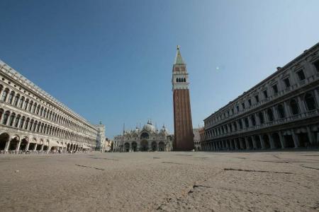 Gleiches Bild in Venedig: der Markusplatz ist der bekannteste Ort in der Wasserstadt. Hier befindet sich der Dogenpalast, de...