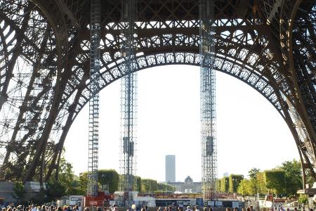 Eiffelturm Paris imago images allOver.jpg