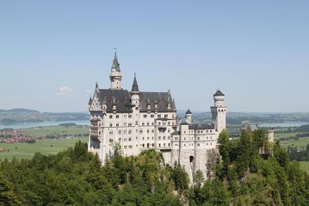In der Abstimmung über die neuen sieben Weltwunder, erreichte Schloss Neuschwanstein den unglücklichen achten Platz. Das Mär...
