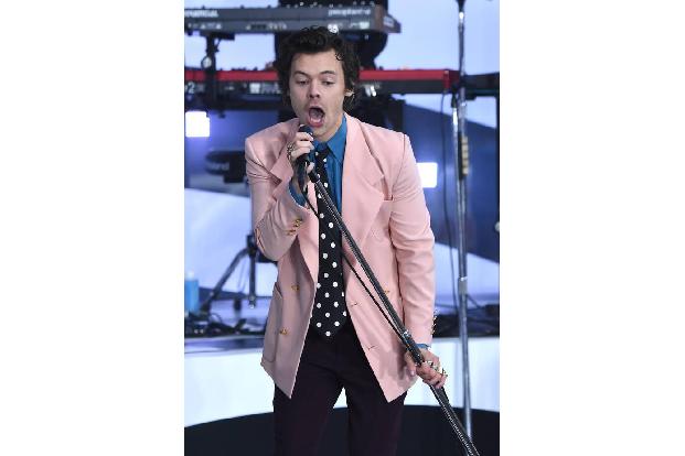 Harry Styles befand sich gerade in Kalifornien, als die Lage ernster wurde und er wegen Covid-19 keinen Flug zurück nach Lon...