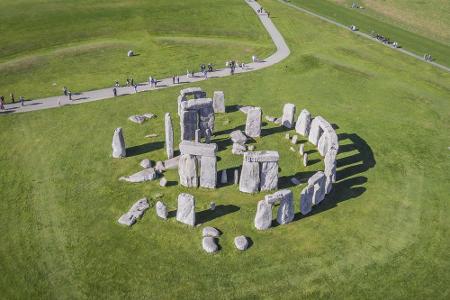 Platz sechs: Stonehenge. Das berühmte steinerne Monument befindet sich im Süden Englands. Um die Kultstätte ranken sich viel...