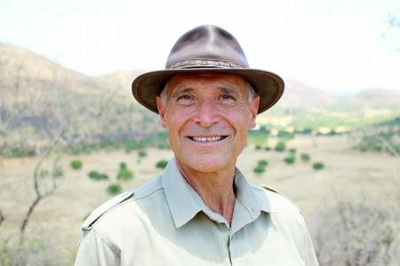 Gerhard (61) bewirtschaftet eine rund 130 Hektar große Farm in Südafrika. Dort hält er Rinder, Schafe und Ziegen. Außerdem h...