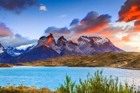 Einzigartige Natur herrscht in Patagonien. Der Nationalpark Torres del Paine ist ein absolutes Highlight. Zwischen bizarren ...