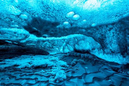 Einen großartigen Anblick bietet auch der Mendenhall-Gletscher in Alaska. Es sieht so aus als würde man in einer Luftblase a...
