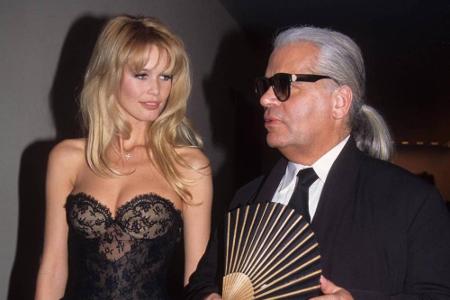 Karl Lagerfeld holte seine Muse 1988 erstmals für Chanel auf den Laufsteg - doch auch mit anderen Designern versteht sich Cl...