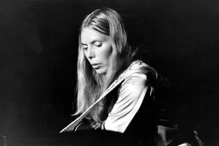 In den 70er- und 80er-Jahren war Joni Mitchell (74) eine Größe in der Singer-Songwriter-Branche. Zu diesem Zeitpunkt war Rob...