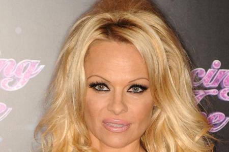 Pamela Anderson trug jahrelang einen Mini-Strich über den Augen - mittlerweile zum Glück nicht mehr