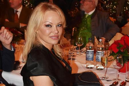 2019 war kein leichtes Jahr für Britney Spears (38): Erst sagte sie wegen Gesundheitsproblemen ihres Vaters eine Show in Las... 2019 war kein leichtes Jahr für Britney Spears (38): Erst sagte sie wegen Gesundheitsproblemen ihres Vaters eine Show in Las...