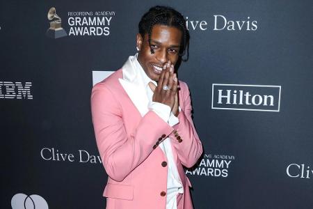Glück hatte Rapper A$AP Rocky (31). Nach einer Schlägerei in Stockholm wurde er zu einer Geldstrafe verdonnert, musste aber ...