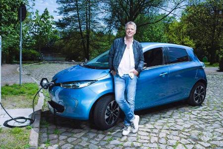 Jörg Pilawa ist von der Alltagstauglichkeit von E-Mobility überzeugt