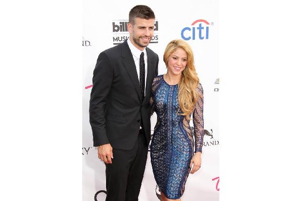 ...wenn Fußballer Gérard Pique auf die Knie fallen würde, Superstar Shakira würde seinen Antrag nicht unbedingt annehmen. 